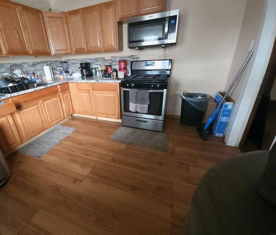 2207 E 4th Street, Waterloo, IA 50703