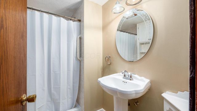 168 Waterworks Road, Newark, OH 43055