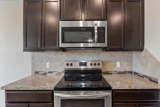 829 Ibis Falls LOOP, Jarrell, TX 76537