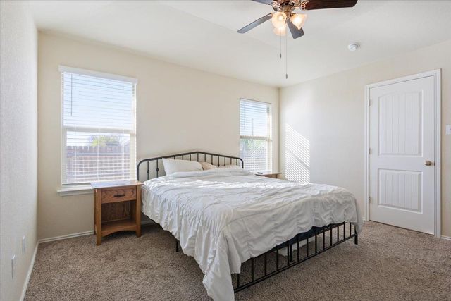 829 Ibis Falls LOOP, Jarrell, TX 76537