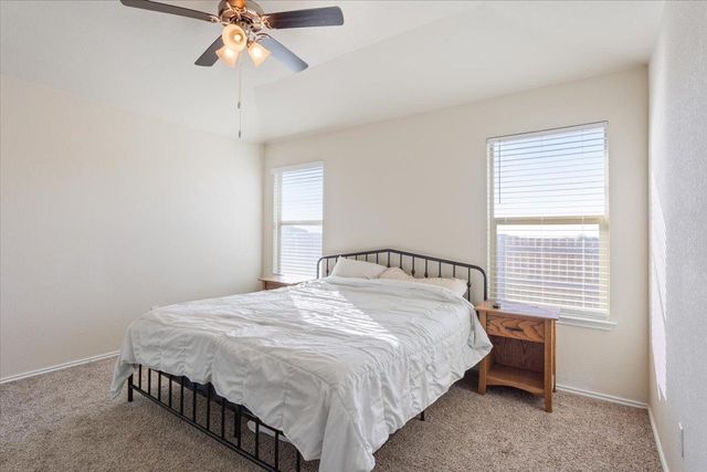 829 Ibis Falls LOOP, Jarrell, TX 76537