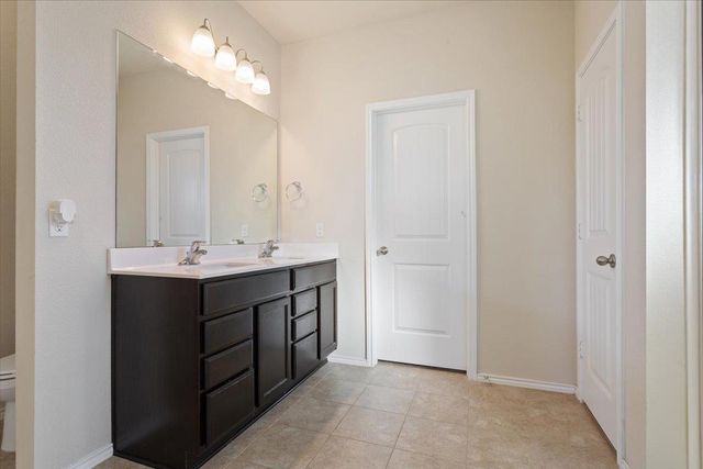 829 Ibis Falls LOOP, Jarrell, TX 76537