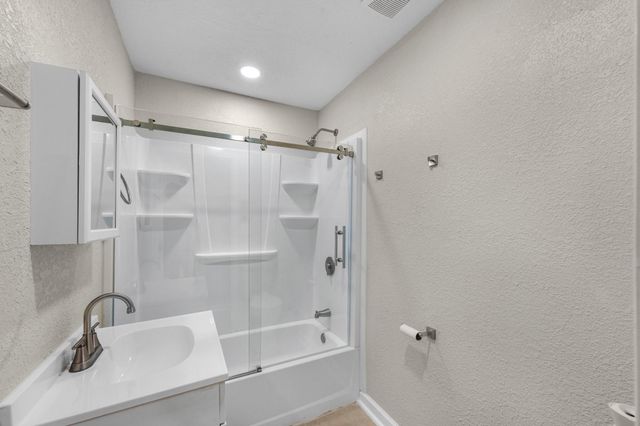 17435 Wells Drive CR115, Pearland, TX 77584