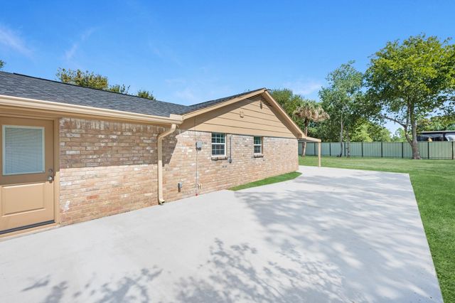 17435 Wells Drive CR115, Pearland, TX 77584