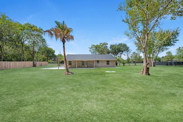 17435 Wells Drive CR115, Pearland, TX 77584