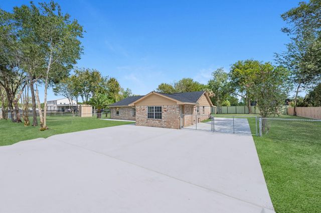 17435 Wells Drive CR115, Pearland, TX 77584