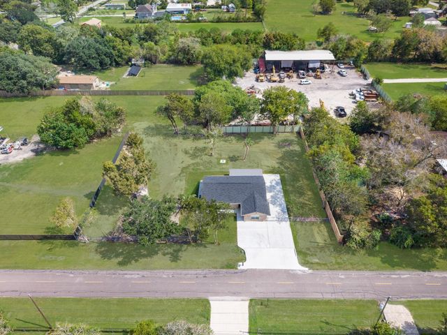 17435 Wells Drive CR115, Pearland, TX 77584