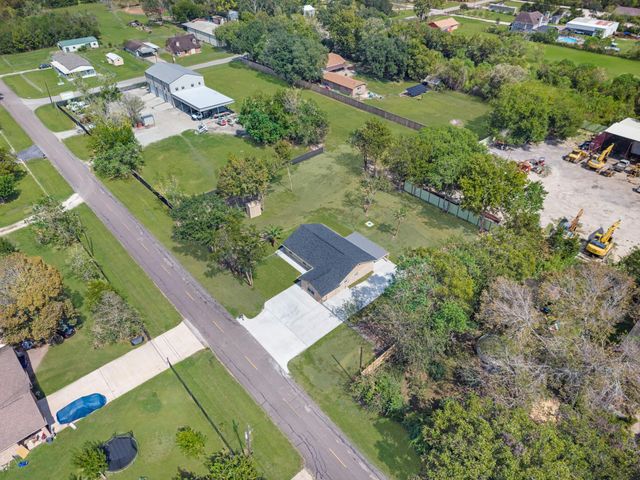 17435 Wells Drive CR115, Pearland, TX 77584