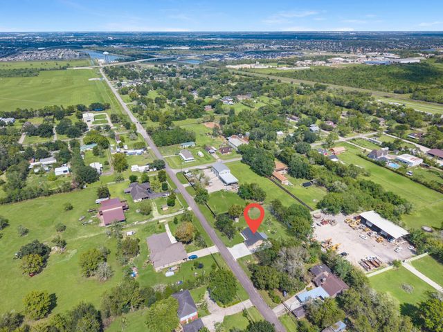 17435 Wells Drive CR115, Pearland, TX 77584