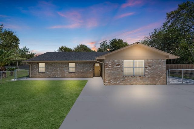 17435 Wells Drive CR115, Pearland, TX 77584