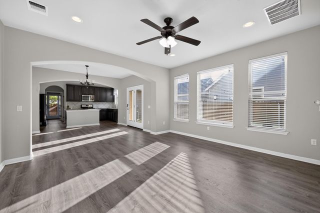 5800 Baythorne DR, Austin, TX 78747