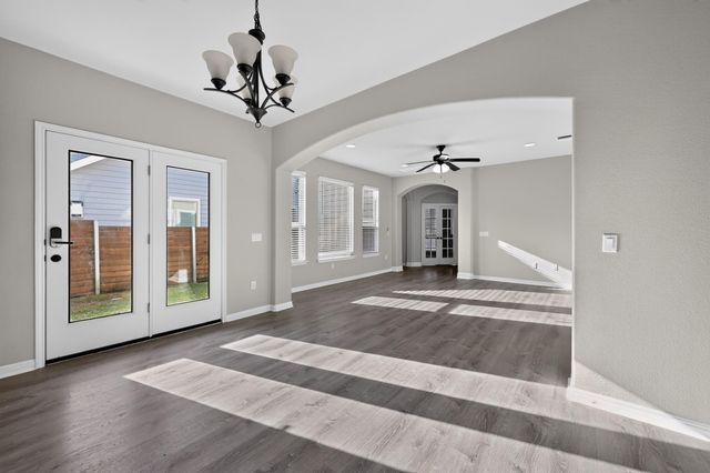 5800 Baythorne DR, Austin, TX 78747