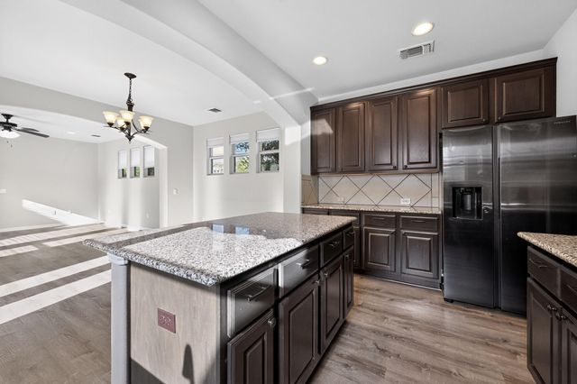 5800 Baythorne DR, Austin, TX 78747