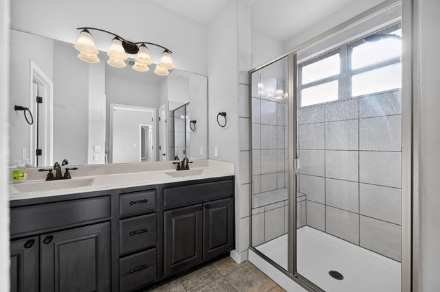 5800 Baythorne DR, Austin, TX 78747