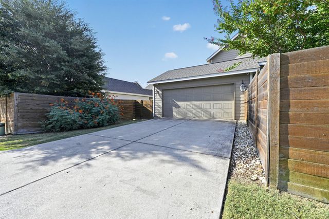 5800 Baythorne DR, Austin, TX 78747