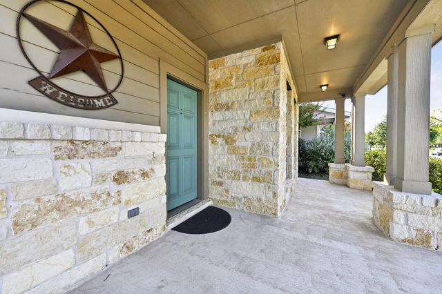 5800 Baythorne DR, Austin, TX 78747