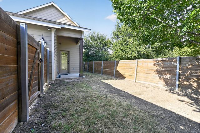 5800 Baythorne DR, Austin, TX 78747