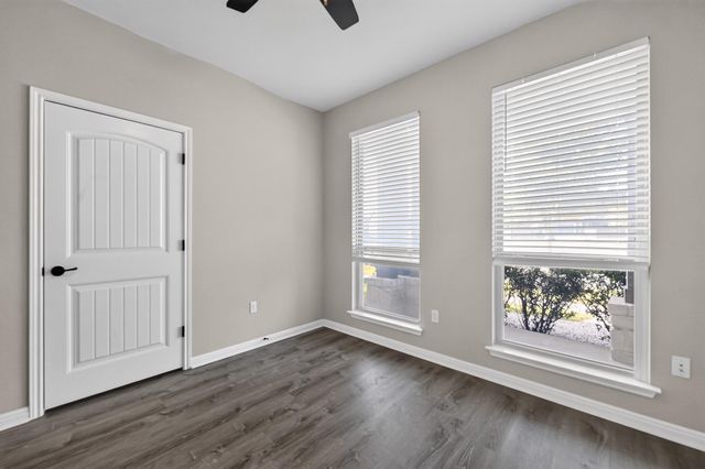 5800 Baythorne DR, Austin, TX 78747