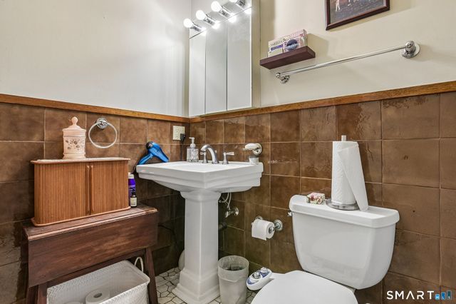 2459 Whitney Avenue 17, Hamden, CT 06518