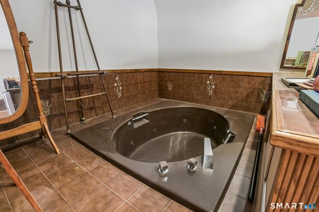 2459 Whitney Avenue 17, Hamden, CT 06518