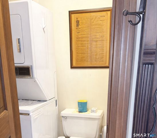 2459 Whitney Avenue 17, Hamden, CT 06518