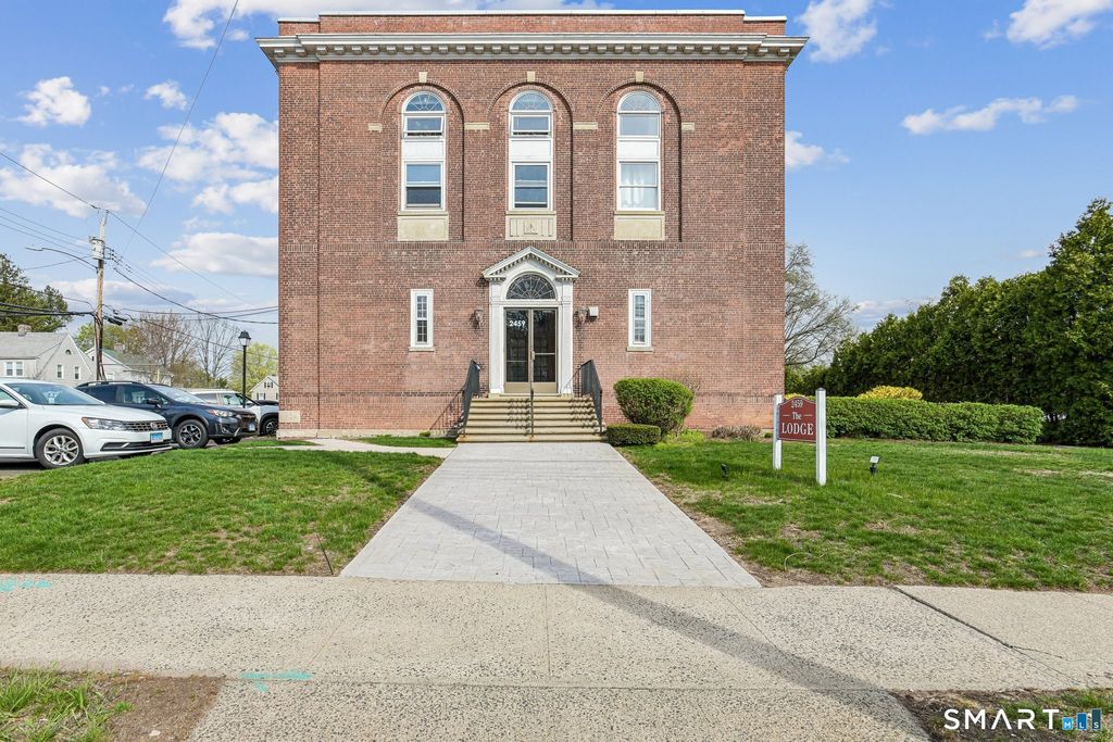 2459 Whitney Avenue 17, Hamden, CT 06518