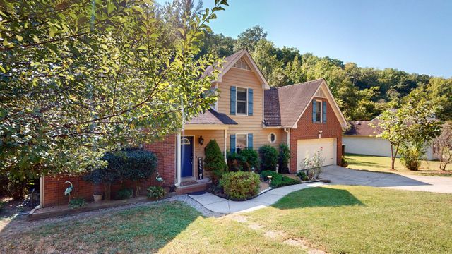 4500 Stoney Brook Dr, Pegram, TN 37143