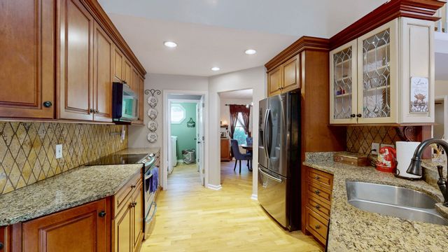 4500 Stoney Brook Dr, Pegram, TN 37143