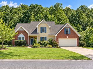 4500 Stoney Brook Dr, Pegram, TN 37143