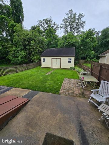 536 E LINDEN ST, Fleetwood, PA 19522