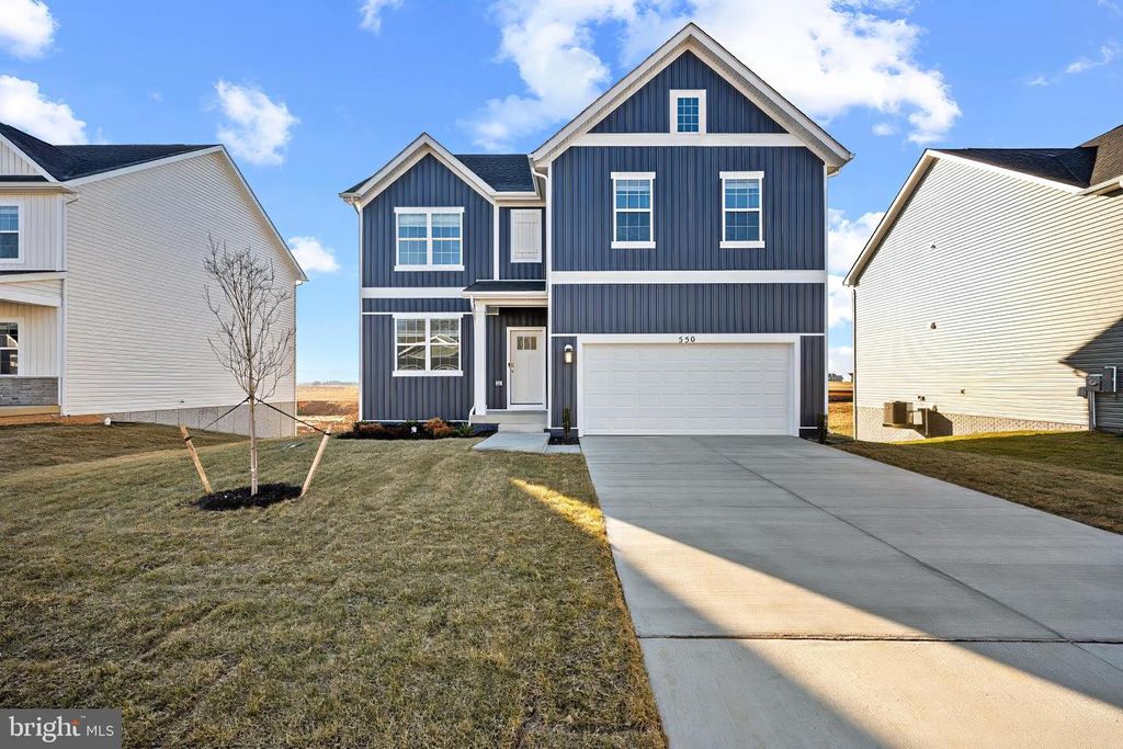 447 BUCKEYE DR, Shenandoah Junction, WV 25442