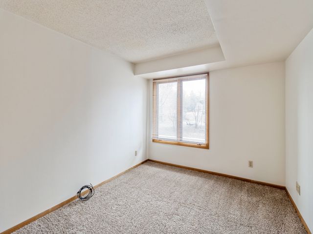 2880 Grand Avenue 107, Des Moines, IA 50312