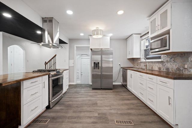 16800 Ilene Street, Detroit, MI 48221