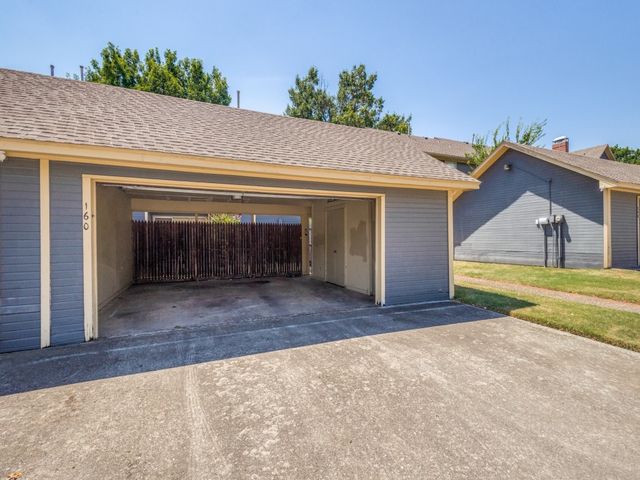160 Cobblestone Row, Denton, TX 76207