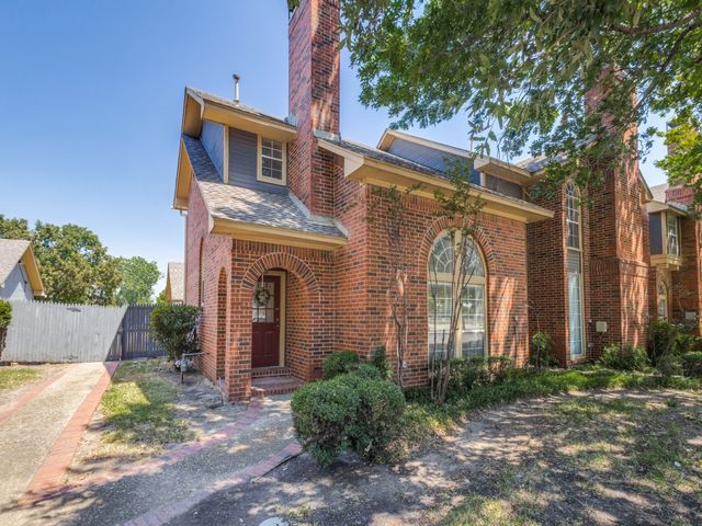 160 Cobblestone Row, Denton, TX 76207
