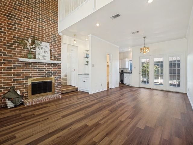 160 Cobblestone Row, Denton, TX 76207