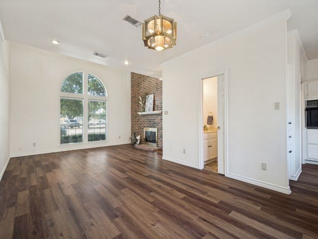 160 Cobblestone Row, Denton, TX 76207