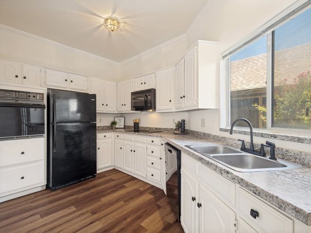 160 Cobblestone Row, Denton, TX 76207