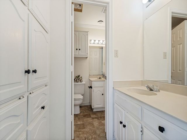 160 Cobblestone Row, Denton, TX 76207