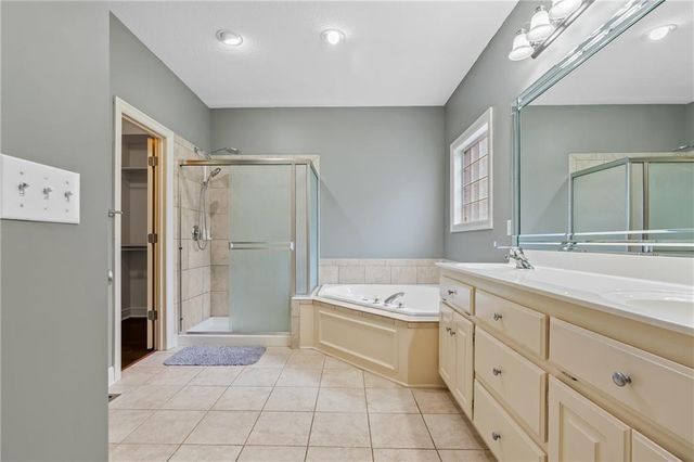 2108 Prairie Creek Drive, Kearney, MO 64060