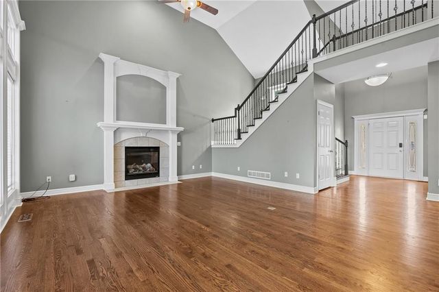 2108 Prairie Creek Drive, Kearney, MO 64060