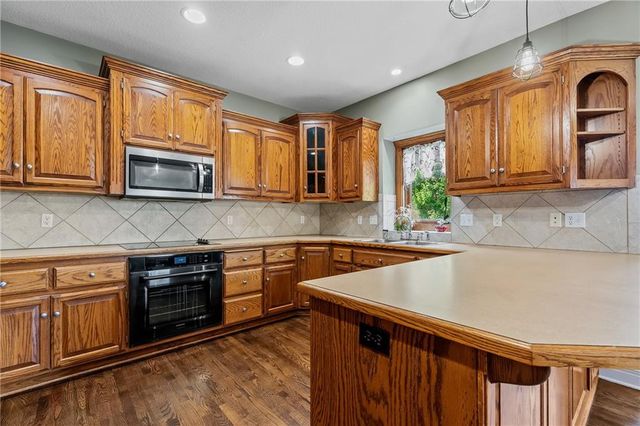 2108 Prairie Creek Drive, Kearney, MO 64060