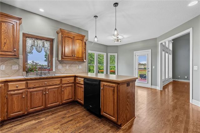 2108 Prairie Creek Drive, Kearney, MO 64060