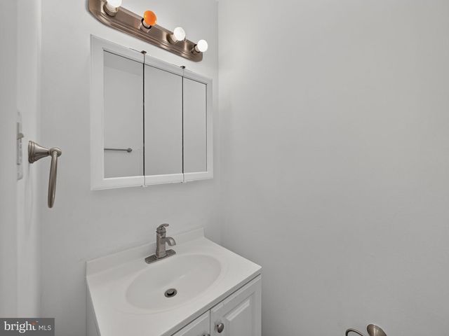 1098 BAYLESS PL, Norristown, PA 19403