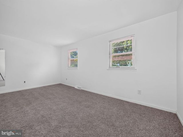 1098 BAYLESS PL, Norristown, PA 19403
