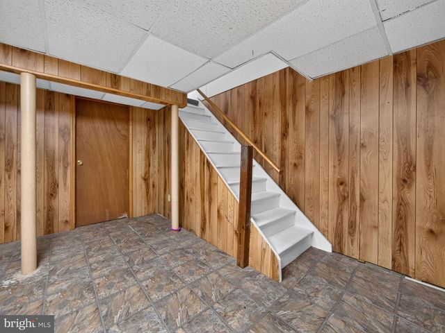 1098 BAYLESS PL, Norristown, PA 19403
