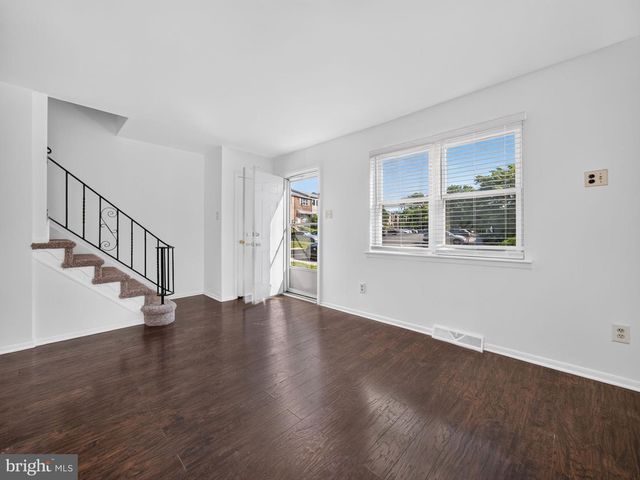 1098 BAYLESS PL, Norristown, PA 19403