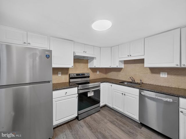 1098 BAYLESS PL, Norristown, PA 19403