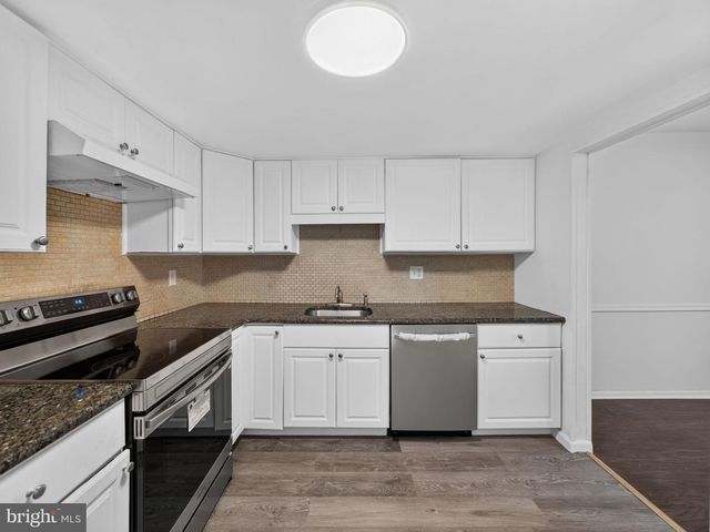 1098 BAYLESS PL, Norristown, PA 19403