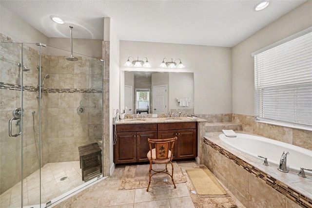 7907 SILVER CLOVER COURT, Riverview, FL 33578